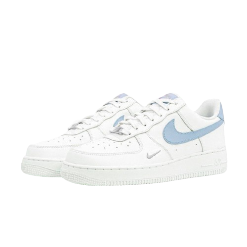 Tênis Nike Air Force Essential - Estilo e Desempenho em um Ícone Moderno